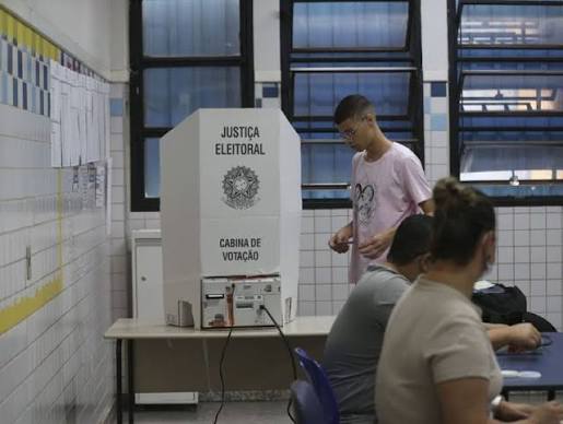 Entenda como serão definidos presidente, governadores e deputados...